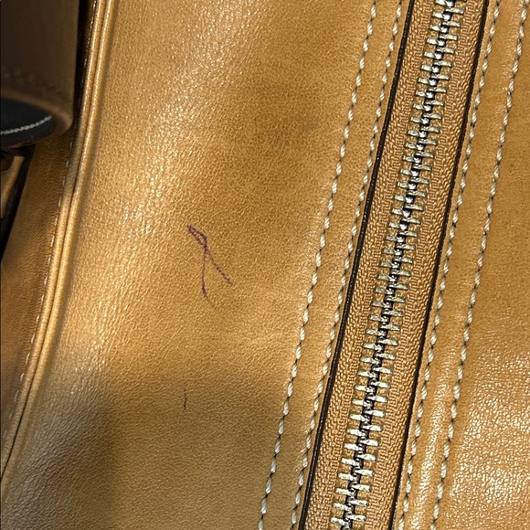 Coach Soho Glove tanned Leather Handbag - Picture 10 of 17